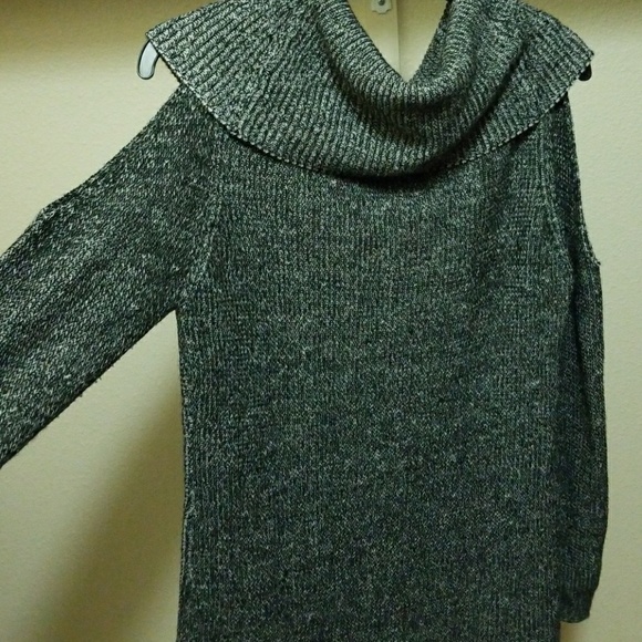 Sweater - Picture 3 of 3